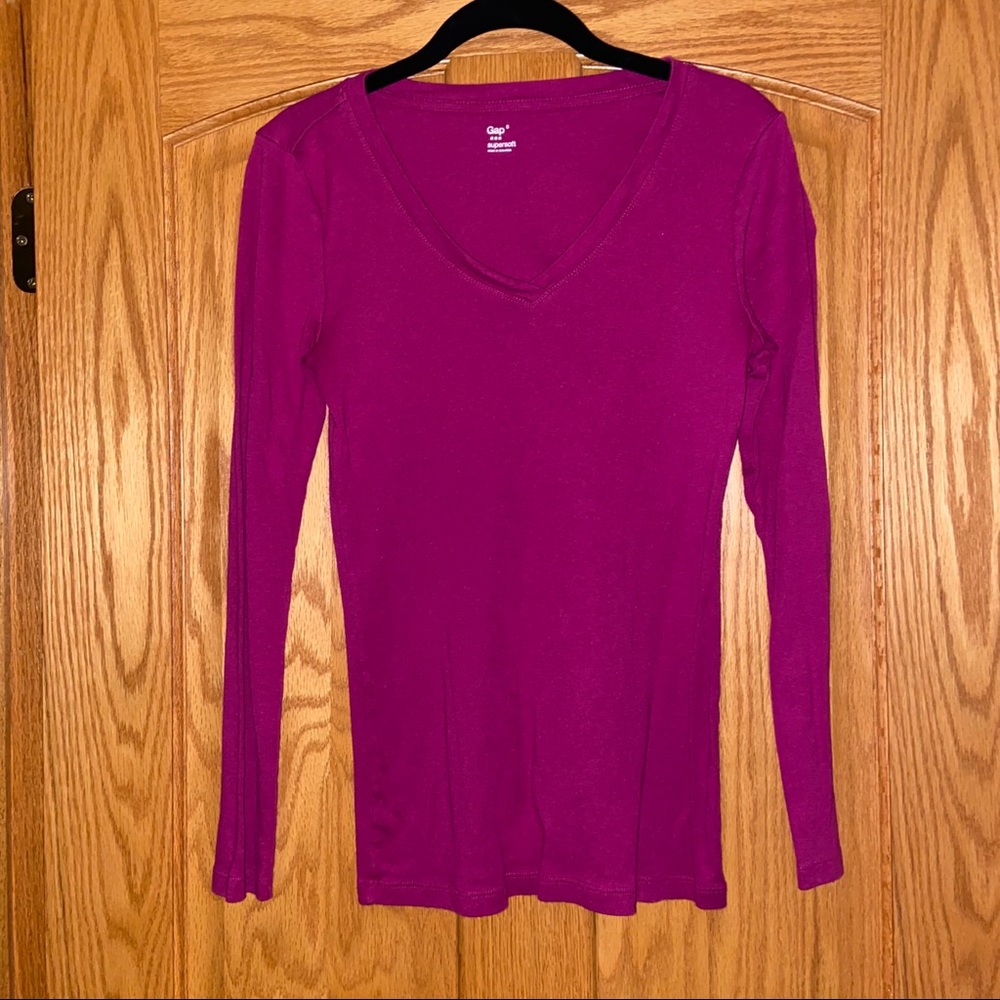 Gap long sleeve tee